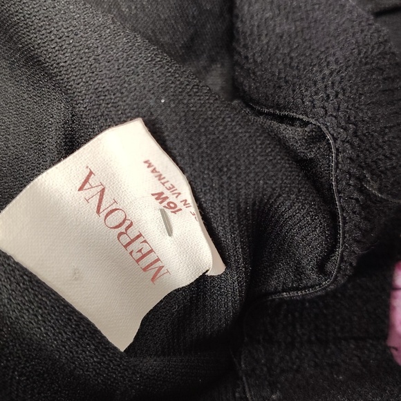 Merona Plus Size Ladies Swim Top,  16W Black and Purple,  Swim Top - Picture 6 of 6